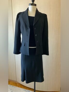Women’s 3-piece Anne Klein Tailored Black Business Suit Size 2